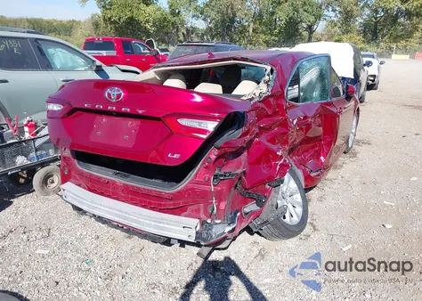 2019 Toyota Camry Le z USA, uszkodzony, nr VIN 4T1B11HK5KU734531